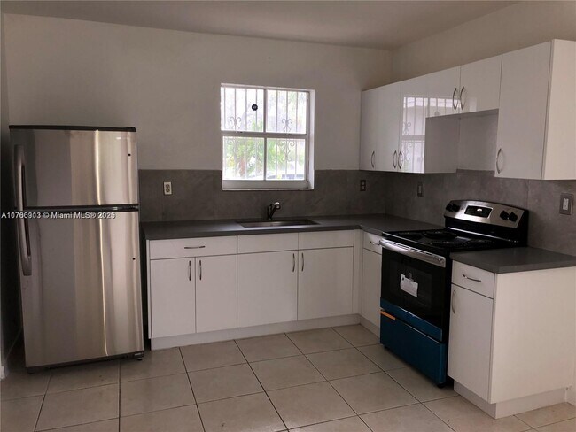 Building Photo - 287 NW 39th St