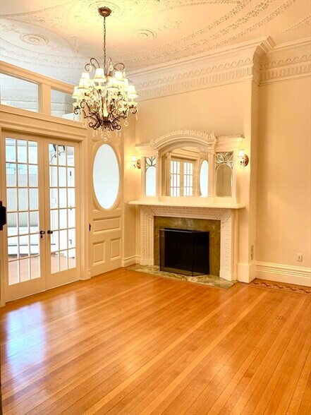 Building Photo - 325 Commonwealth Ave