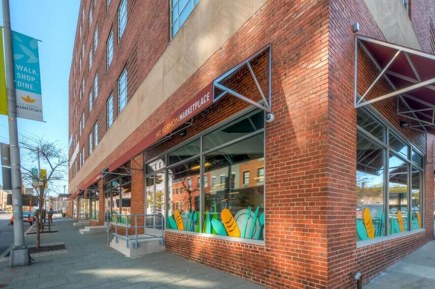 Building Photo - 708 Park Ave