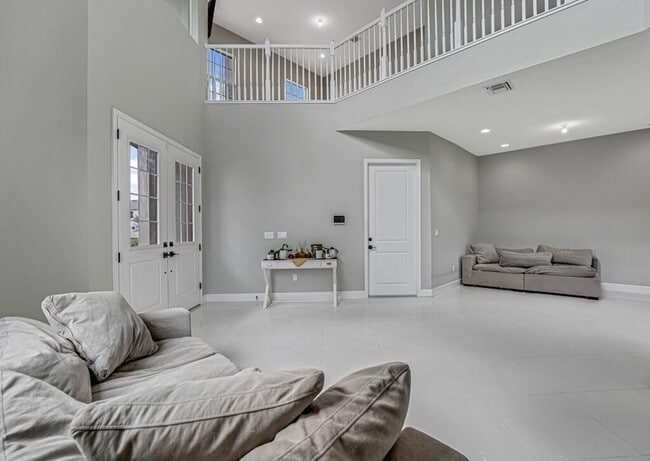 Building Photo - 5482 Macoon Wy