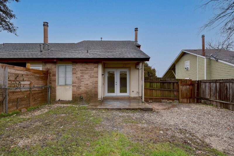 Building Photo - 6803 Woodhue Dr