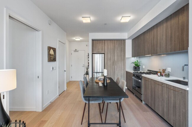 Building Photo - SoMA: Stylish 1 Bed Condo w/ Designer Finishes, Google Fiber, Bike Storage & Shared Roof Deck