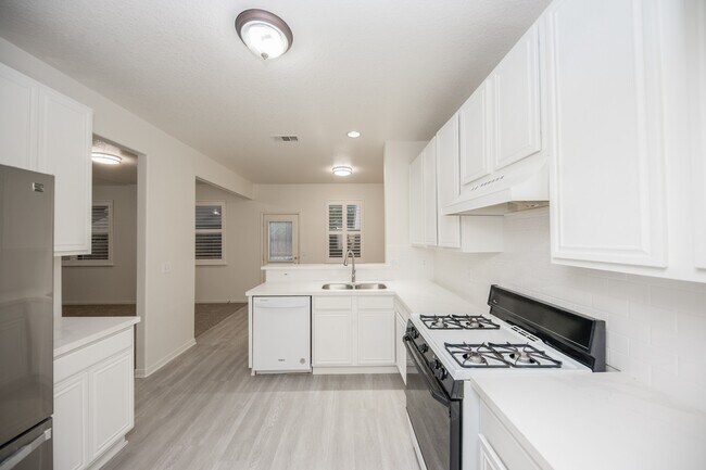 Building Photo - 2922 Copper Cliff Dr