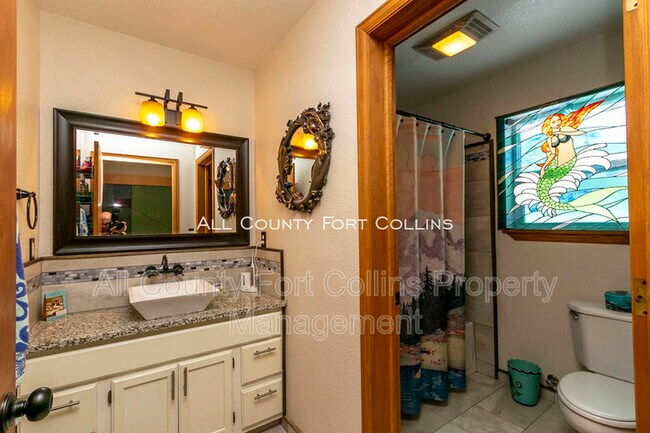 Building Photo - 6009 Hillside Dr