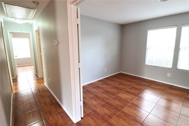 Building Photo - 811 Slate Valley Ln