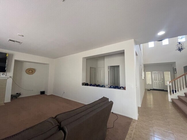 Building Photo - EASTVALE GREAT NEIGHBORHOOD- 4+2.5 EXECUTIVE HOME, QUIET NEIGHBORHOOD - AVAILABLE NOW!!! ONLY 1 G...