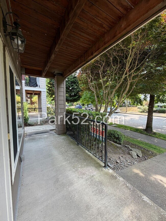 Building Photo - 2 Bedroom Plus Office Condo in DuPont!