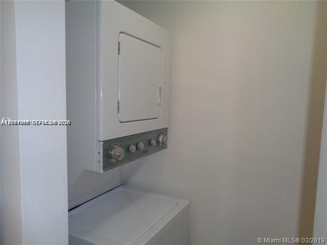Building Photo - 3271 Sabal Palm Manor