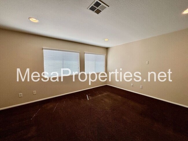 Building Photo - 13535 Silversand St