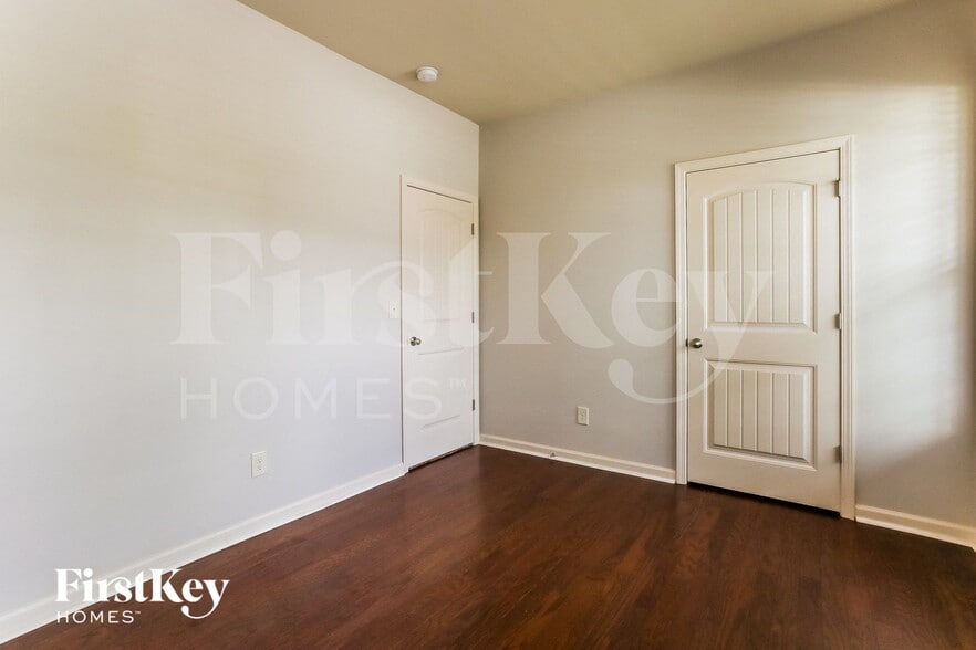 Building Photo - 7768 Old Thyme Rd