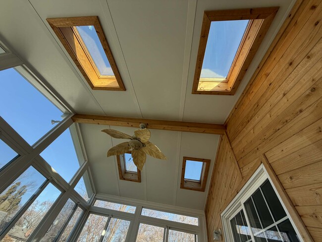 Building Photo - 1730 N Ridge Ave