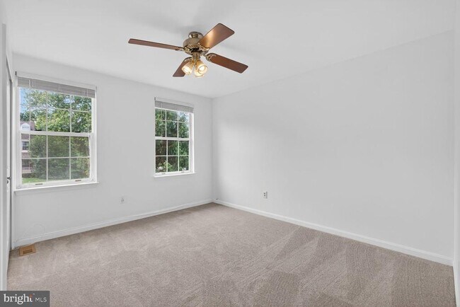 Building Photo - 10545 Winged Elm Cir