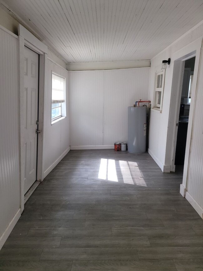 Building Photo - 1215 Historic Goldsboro Blvd