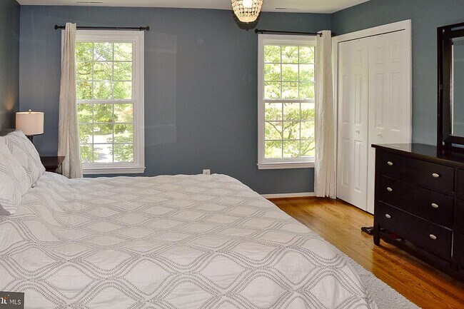 Building Photo - Extensively Renovated 4-Bedroom Home in Prime Location! Unbelievable custom kitchen.