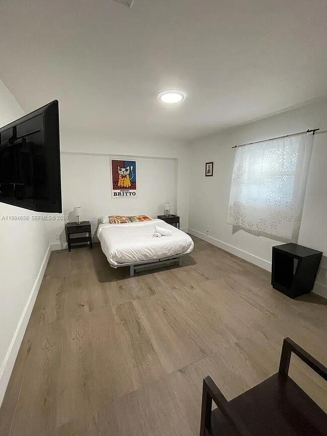 Building Photo - 1143 Lincoln St