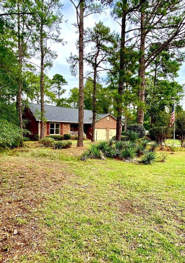 Building Photo - 3x2 Gem Nestled on Cul-DeSac in Premier Gated Marina Community!!