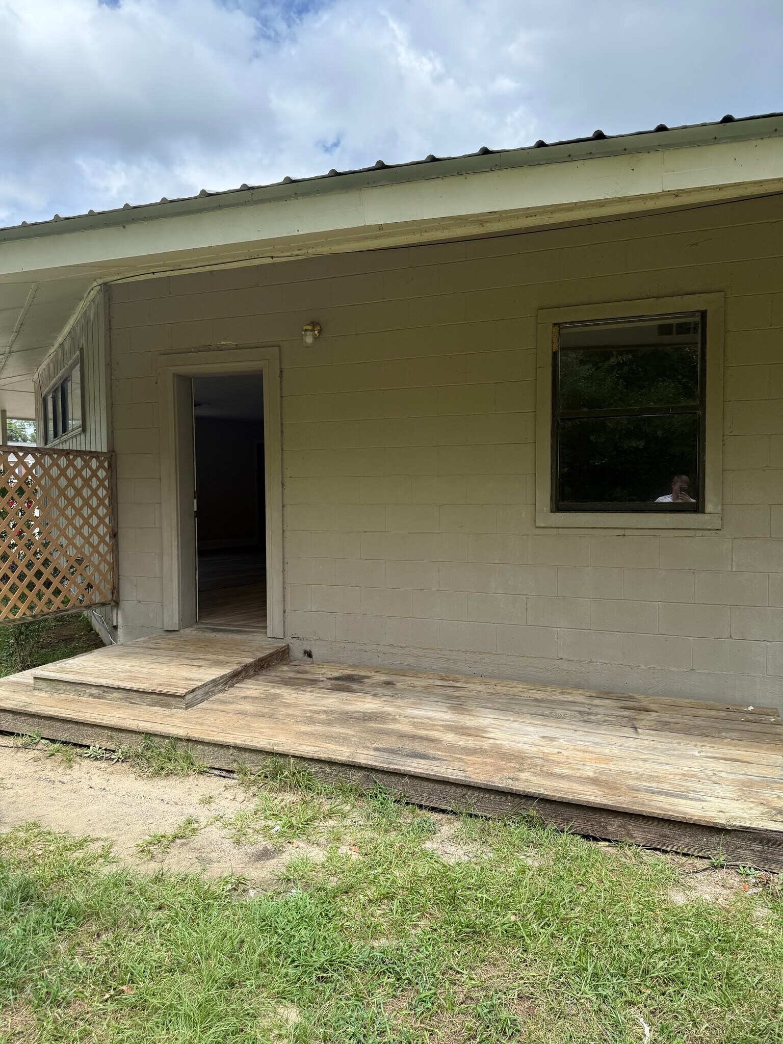 Building Photo - 2106 W Elm St