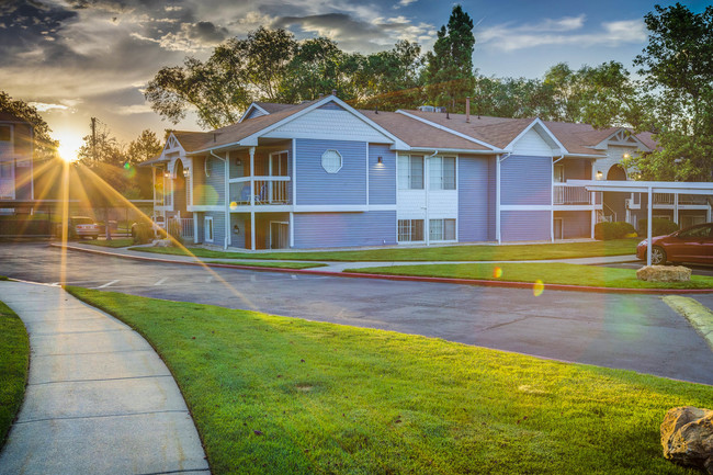 Building Photo - Creekview Apartments