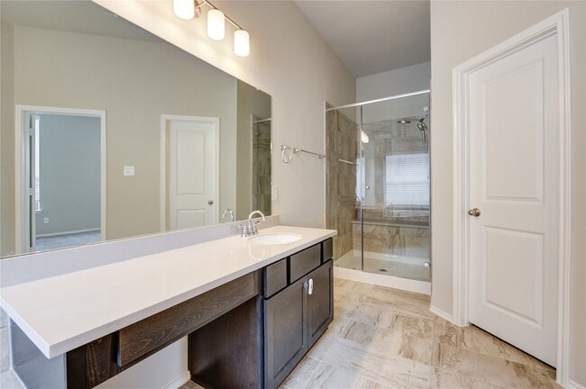 Building Photo - 4727 Crest Hill Dr