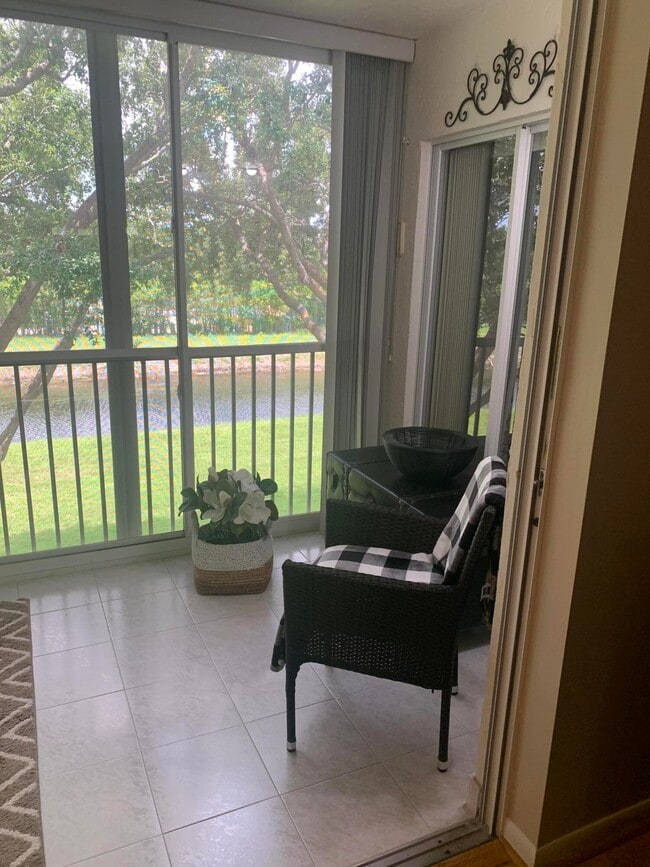 Building Photo - 4734 Lucerne Lakes Blvd