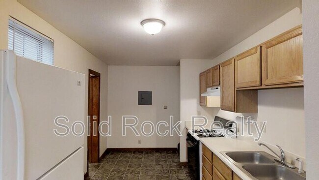 Building Photo - 931 N Wahsatch Ave