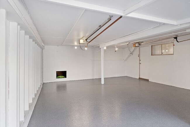 Building Photo - 450 Bolero Way