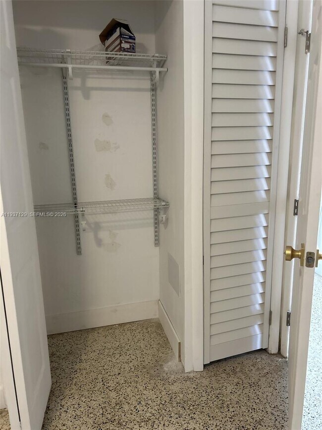 Building Photo - 1023 NW 33rd St