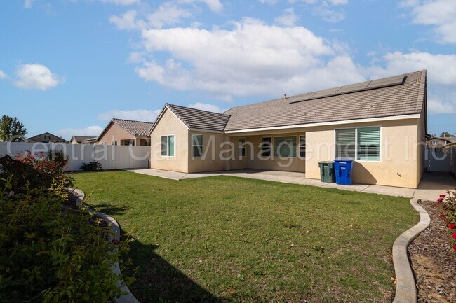 Building Photo - 4 Bedroom/2 Bath Home with Paid Solar - $2995 Per Month!