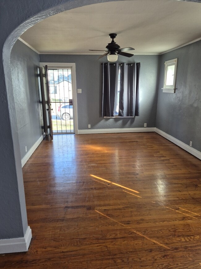 Primary Photo - 429 Shirley Ave