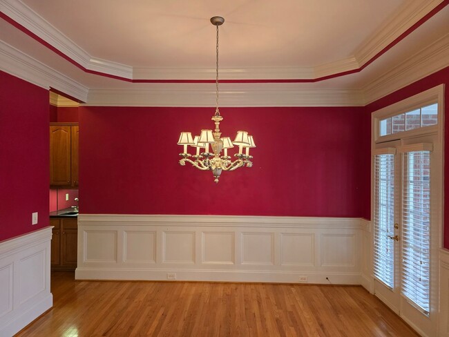 Building Photo - $500 Off 1 Month if Moved In by 11/30/25