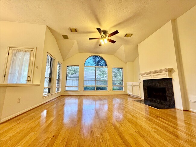 Building Photo - 1215 Wood Haven Ct