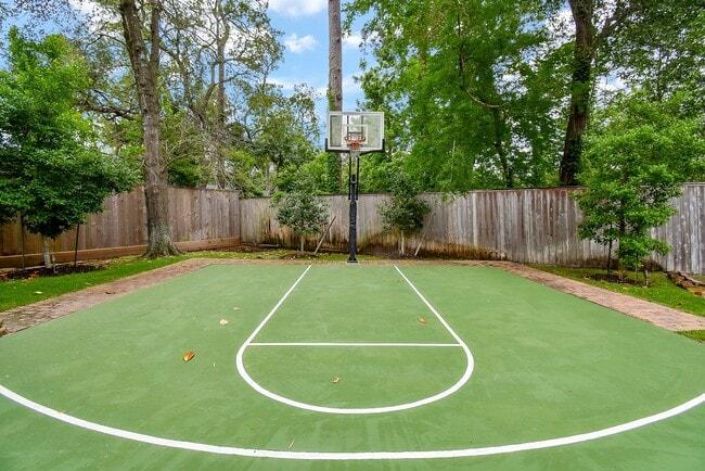 Building Photo - 11910 Heritage Ln