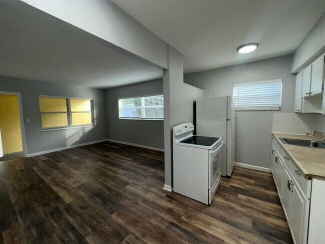 Building Photo - Jefferson Street Apartments