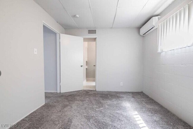 Building Photo - 239 W Cleveland Ave