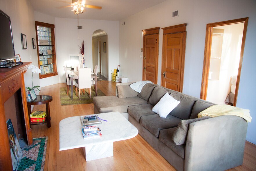 Living room and dining room - 3443 Sheffield N Ave