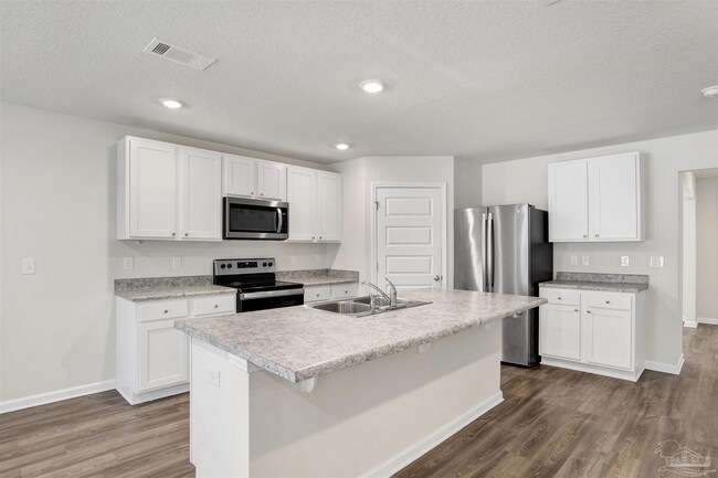 Building Photo - 5249 Peach Dr