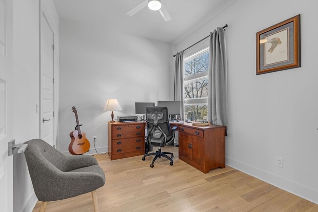 Building Photo - 6107 Cowden Ave