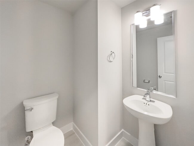 Building Photo - 1284 N Post Oak Rd