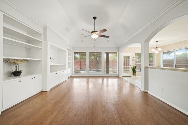 Building Photo - 6402 Parkriver Crossing