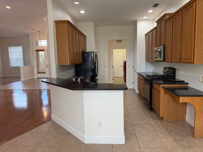 Building Photo - 4 Bedroom 3 Bath Single Family Home Laurel...