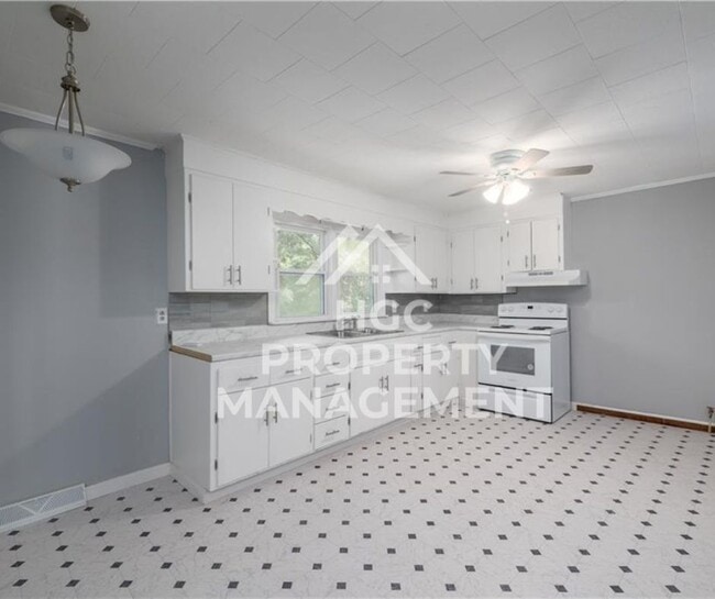 Building Photo - 1228 Irving Ave