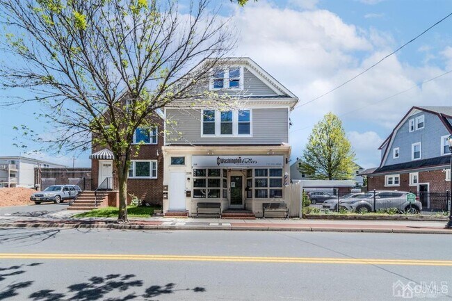 Primary Photo - 228 Washington Ave