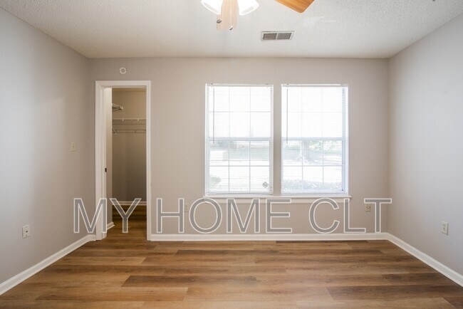 Building Photo - 8117 Tremaine Ct