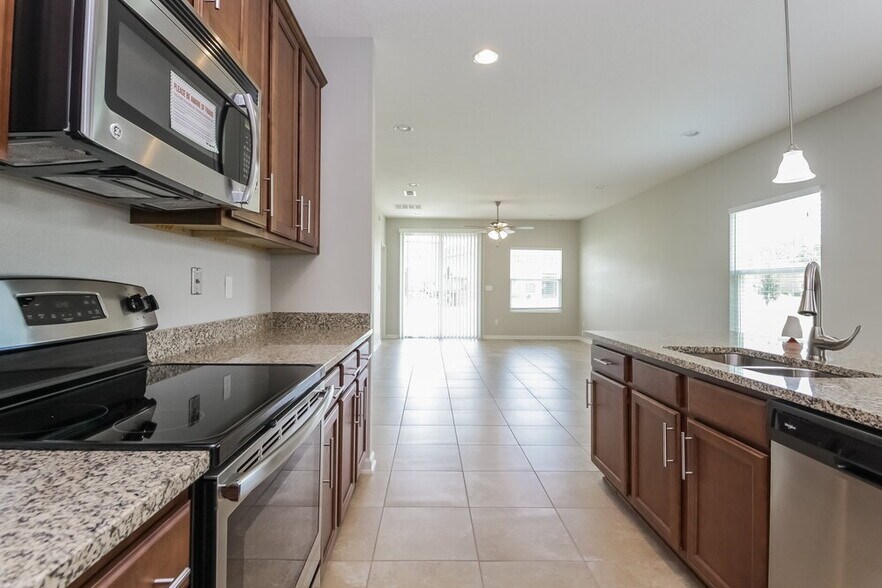 Building Photo - 931 Glendale Ln