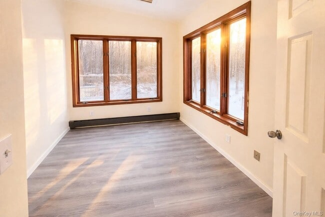 Building Photo - 8 Rocky Rd