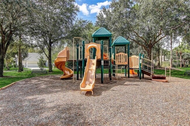 Building Photo - 10226 Deercliff Dr