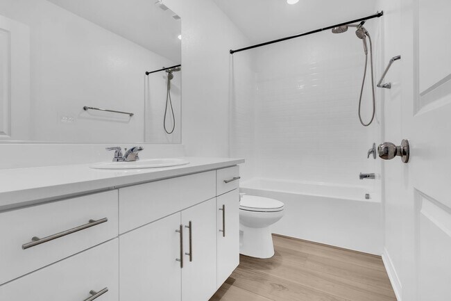 Building Photo - 19132 Ash Grv St