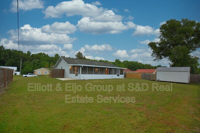 Building Photo - 2220 Maple Hill Ct