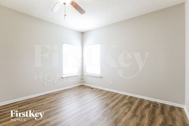 Building Photo - 800 Red Maple Dr
