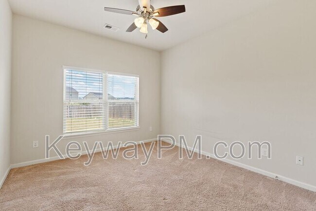 Building Photo - 5007 Vine Ln